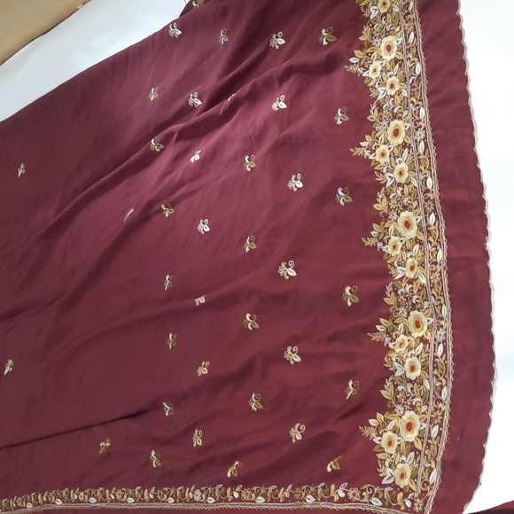 Embroidery work saree - Picture 5 of 7